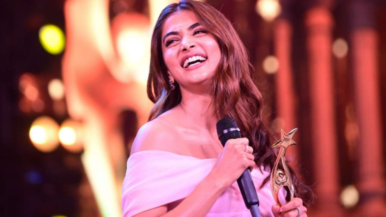 SIIMA 2022: Pooja Hegde looks mesmerizing in an  off-shoulder white gown