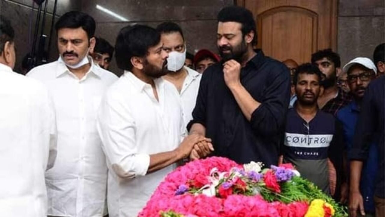 Chiranjeevi consoles Prabhas as he breaks down after Krishnam Raju’s death
