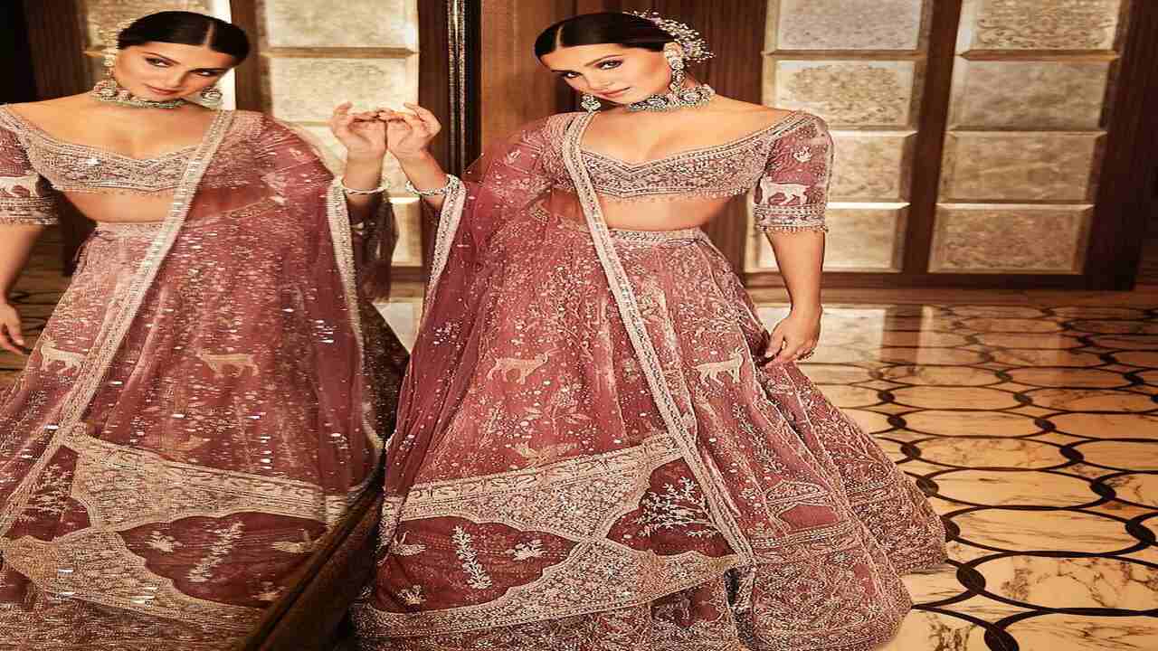 Tara Sutaria’s gorgeous lehenga set is a fall wedding must-have for bridesmaids