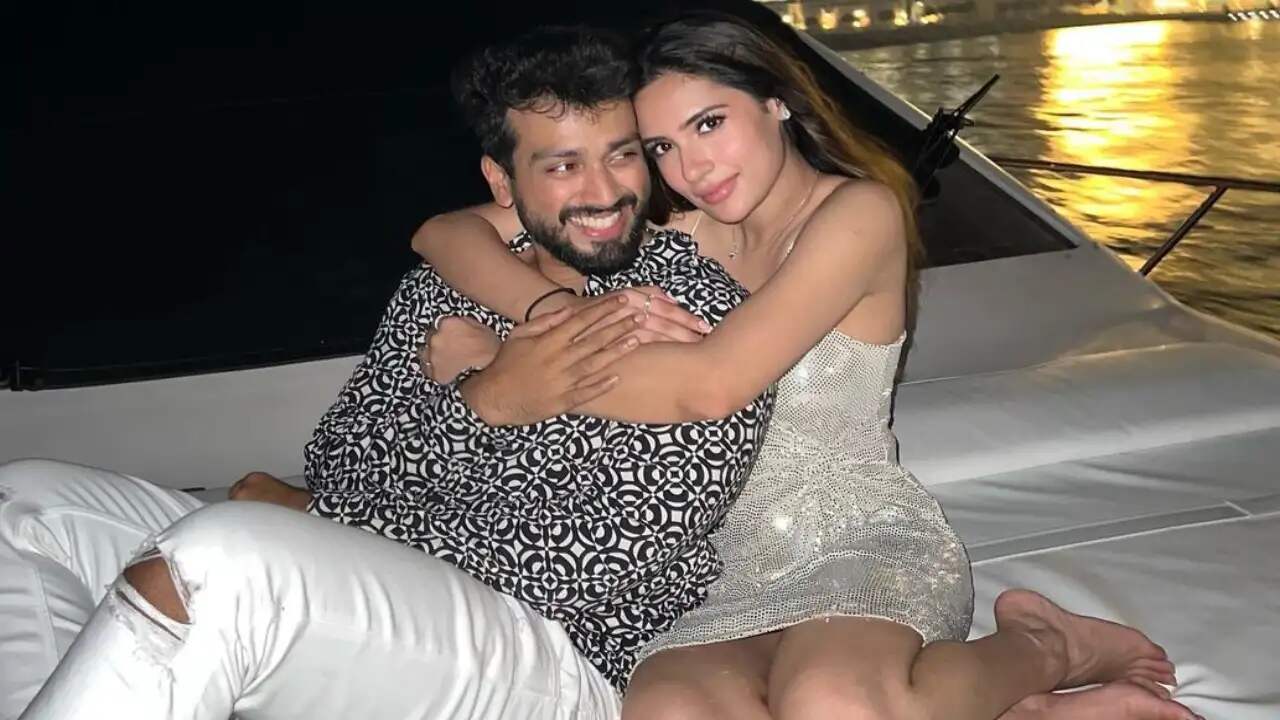 Kalidas Jayaram shares a photo with his model-girlfriend as they holiday in Dubai