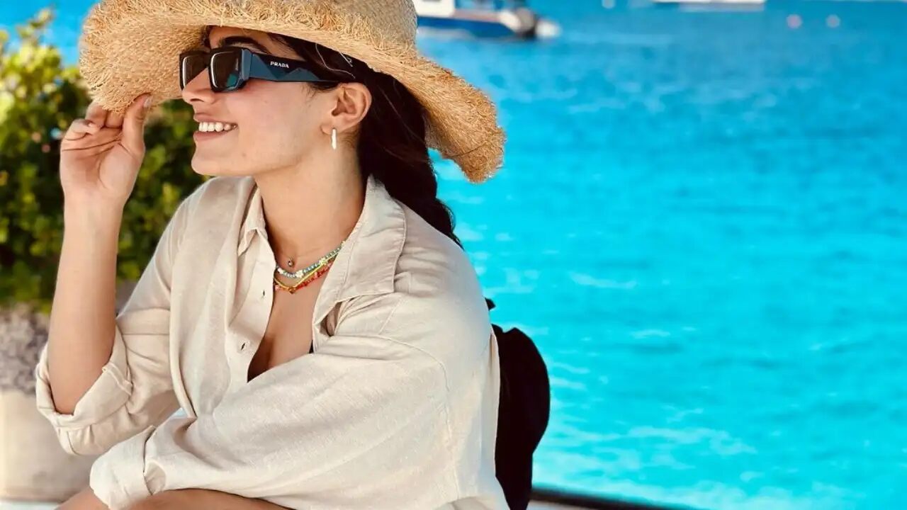 Rashmika Mandanna is clearly enjoying her vacay in Maldives