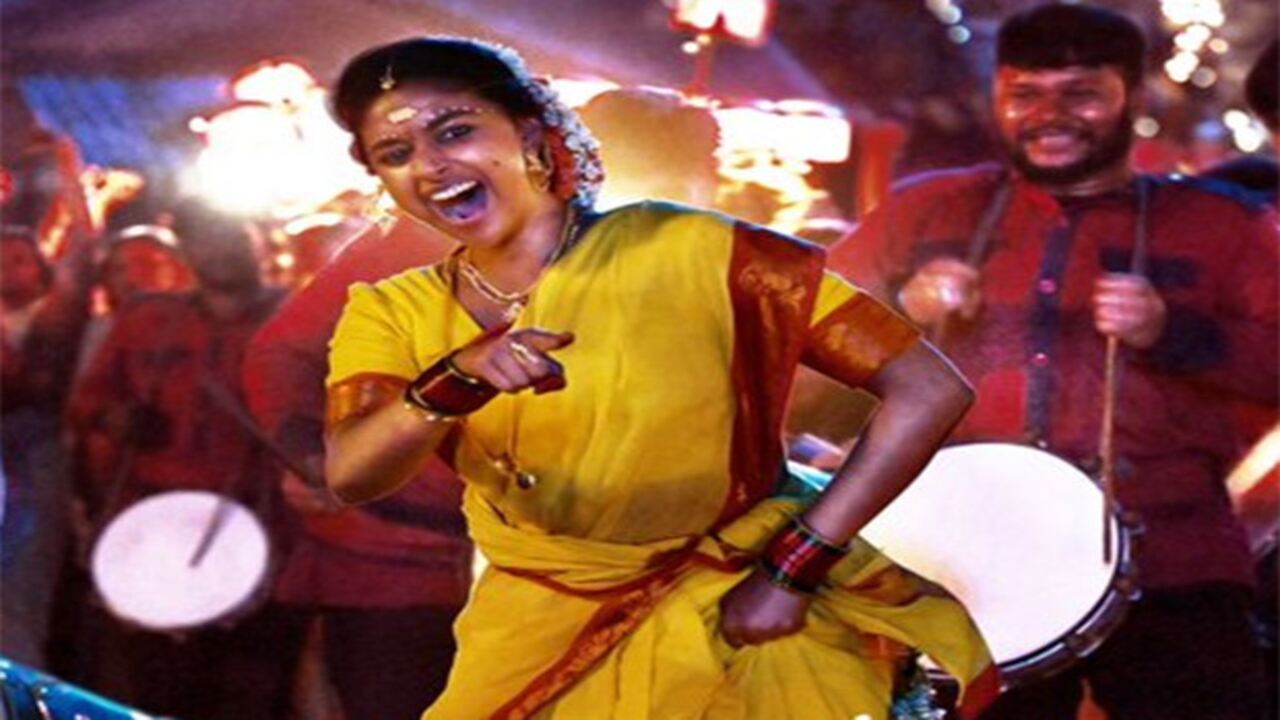 On the occasion of Keerthy Suresh’s birthday, SLV Cinemas share the first look of her character from the Nani starrer Dasara
