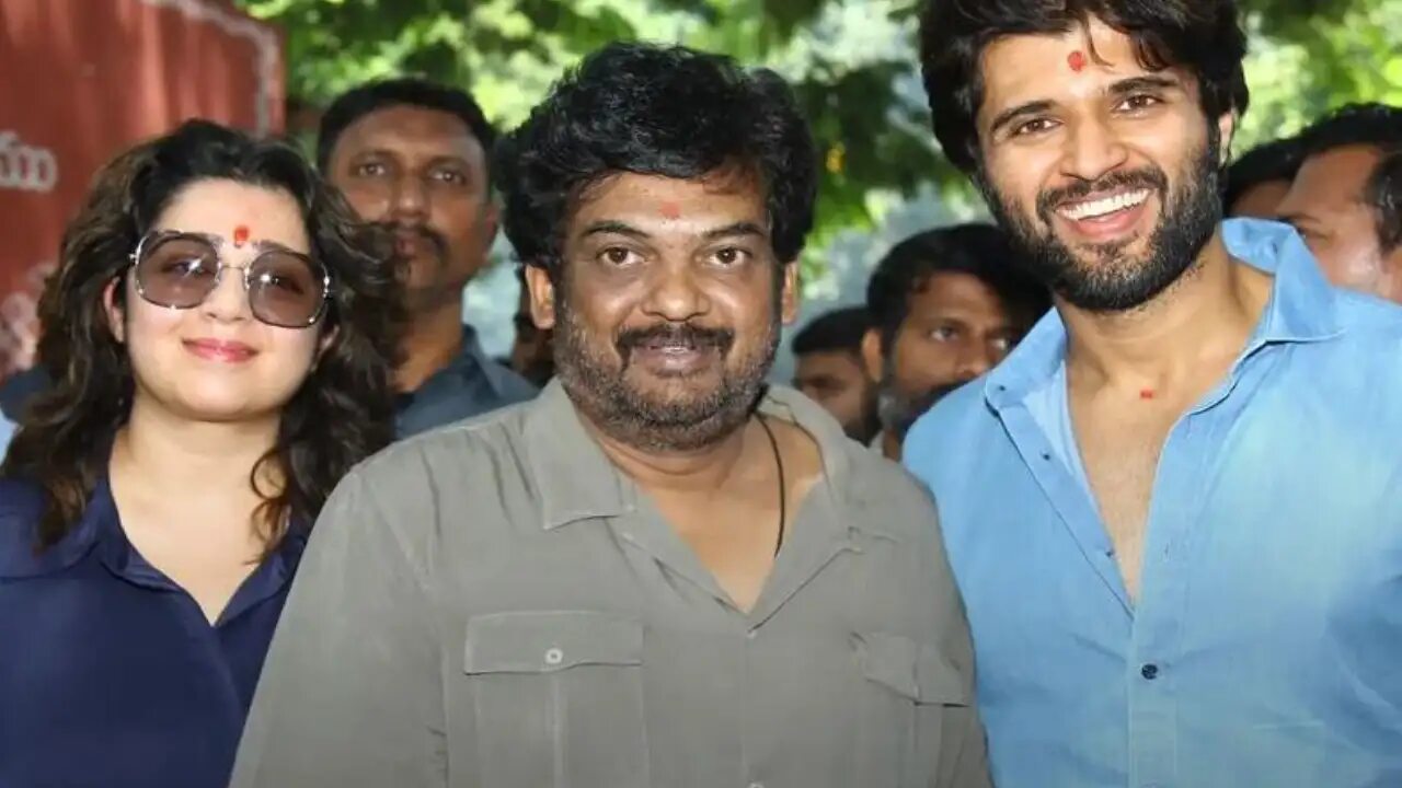 Producers from Telugu Cinema have extended their help to Puri Jagannadh in order to resolve his issues with the Liger distributors