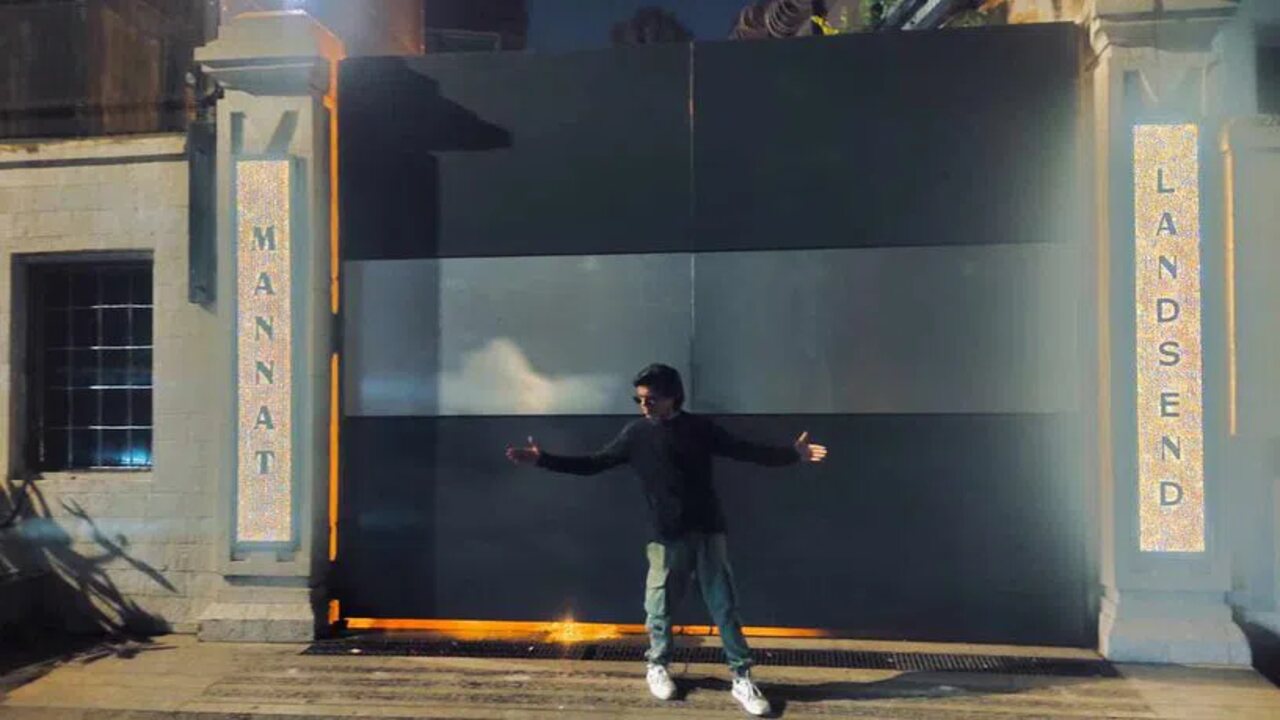 Shah Rukh Khan’s Mannat gets a diamond-studded nameplate