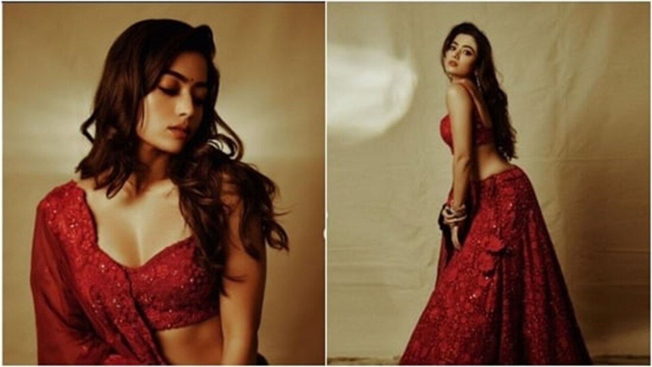 Rashmika Mandanna looks super hot in a red lehenga