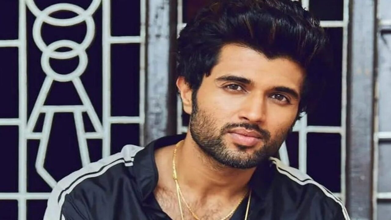 Vijay Deverakonda is now making buzz by pledging to donate his organs