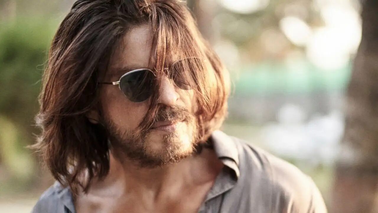 Shah Rukh Khan has an epic reply for a fan who asked ‘Sir itne sexy kyu ho?’