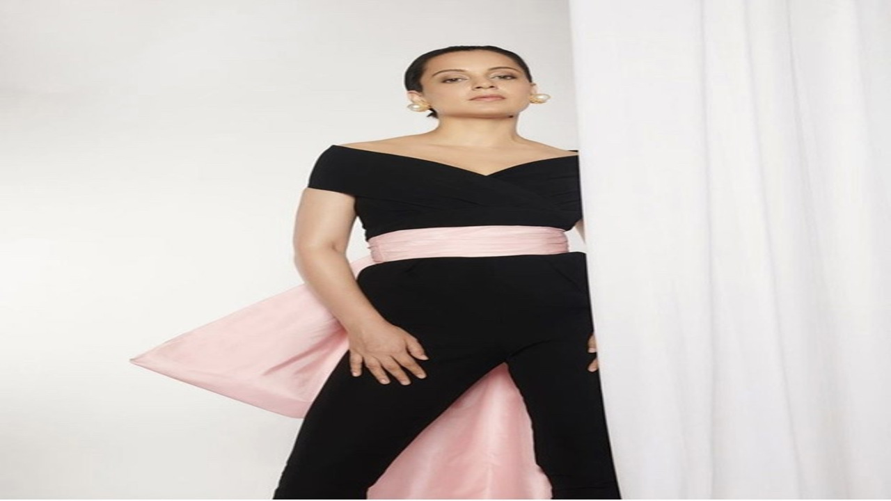Kangana Ranaut sports a black jumpsuit at the wrap up party of Emergency