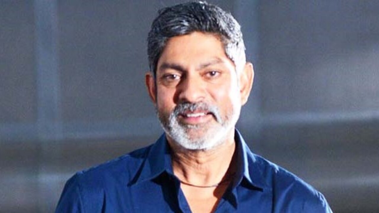 Jagapathi Babu lends helping hand to ragpickers’ daughter aspiring to be IAS