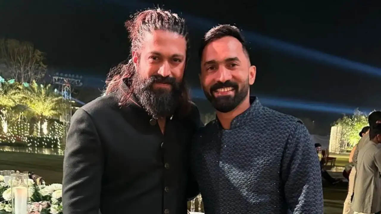 Yash looks dapper in ethnic outfit as he poses with cricketer Dinesh Karthik