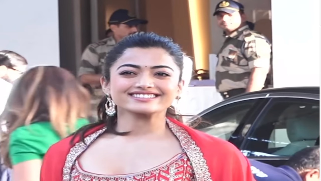 Rashmika Mandanna Stuns in Desi Look at Mumbai Airport