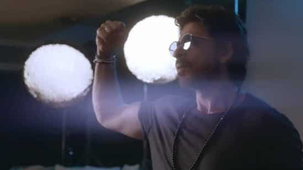 Shahrukh Khan annouces Pathaan’s digital release through a fun promo