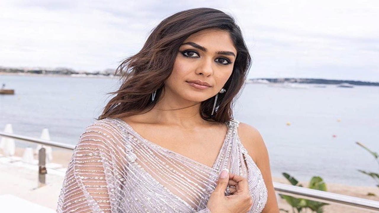 Mrunal Thakur compares South and Hindi films