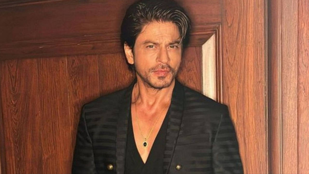 Shah Rukh Khan meets with accident on set, undergoes surgery in US