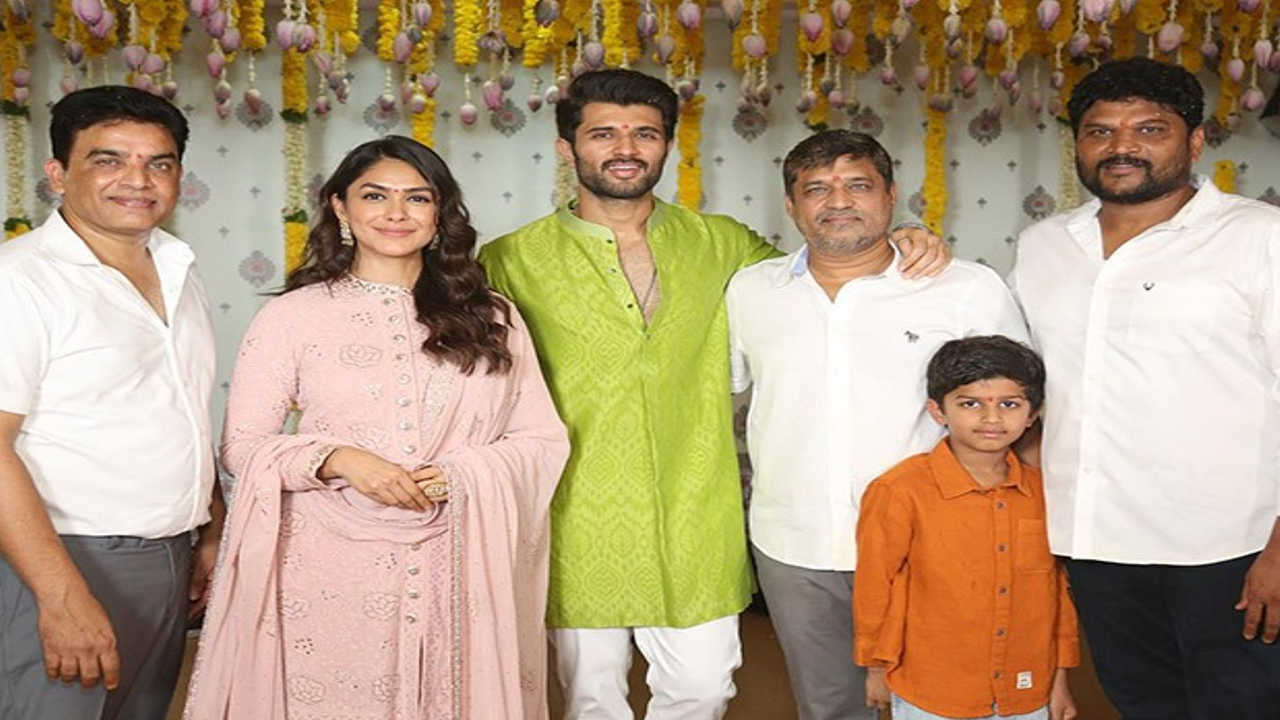 Mrunal Thakur celebrated her birthday with Vijay Deverakonda and team of VD13