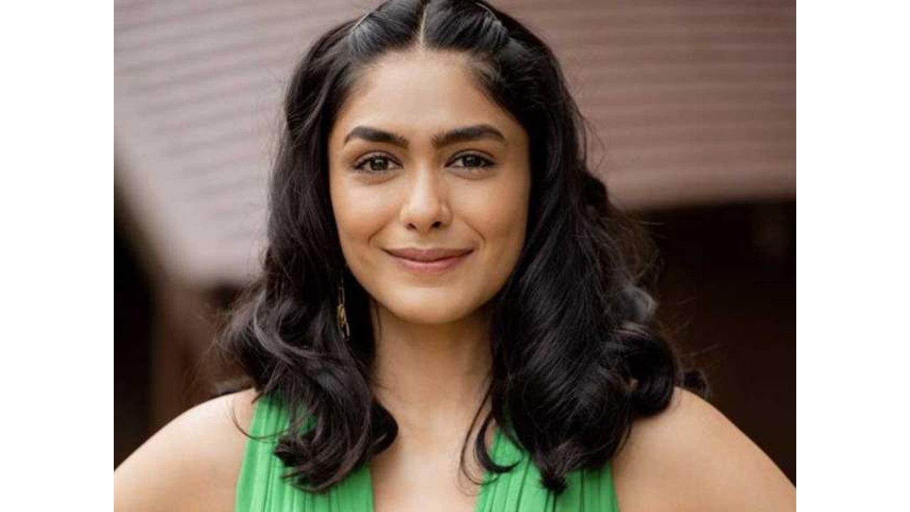 Tollywood :  Mrunal Thakur’s High Remuneration Raises Eyebrows