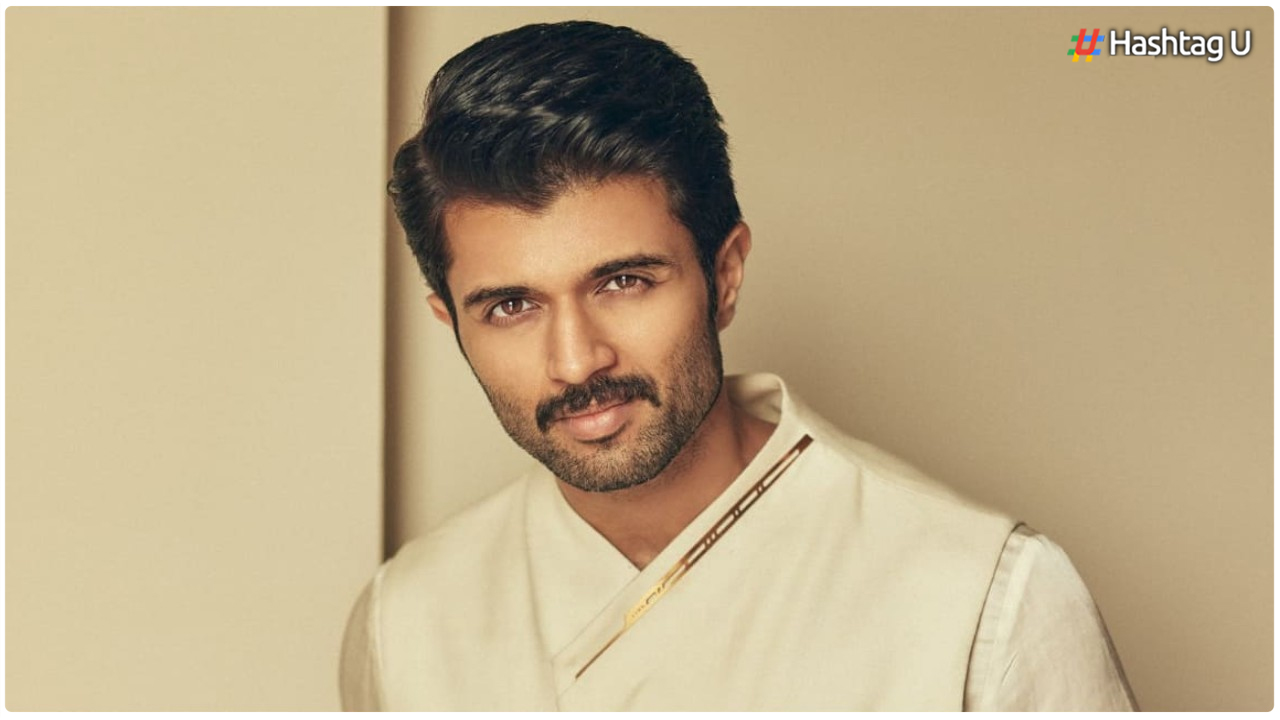 Vijay Deverakonda Selects 100 Families for Charity from ‘Khushi’ Event at Vizag Vijayotsavam